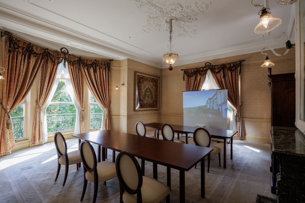 本館2階「鳳凰の間」