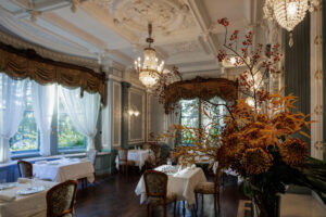 本館1階「LE CHENE」